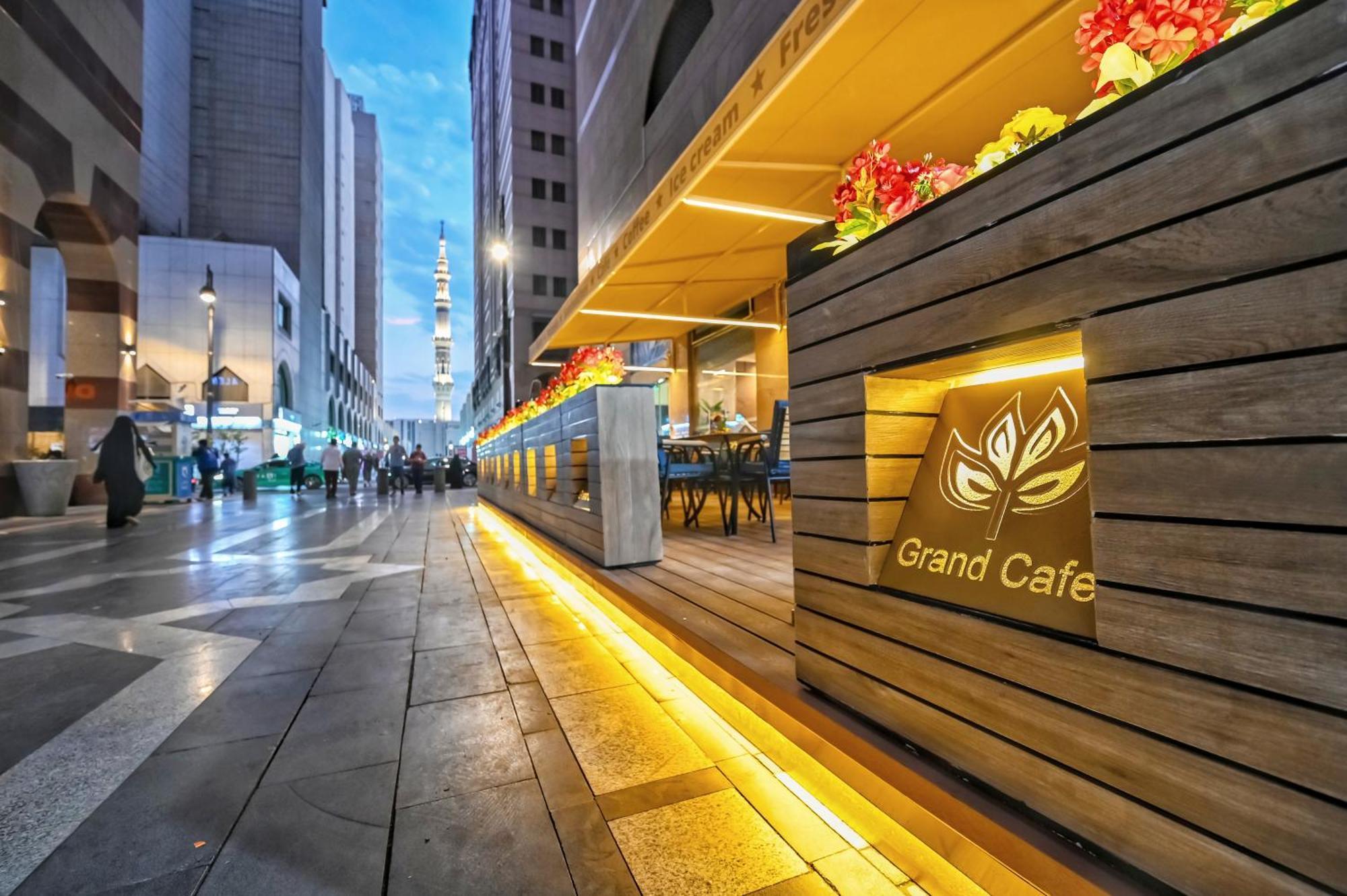 Grand Plaza Al Madina Hotel Медина Екстериор снимка