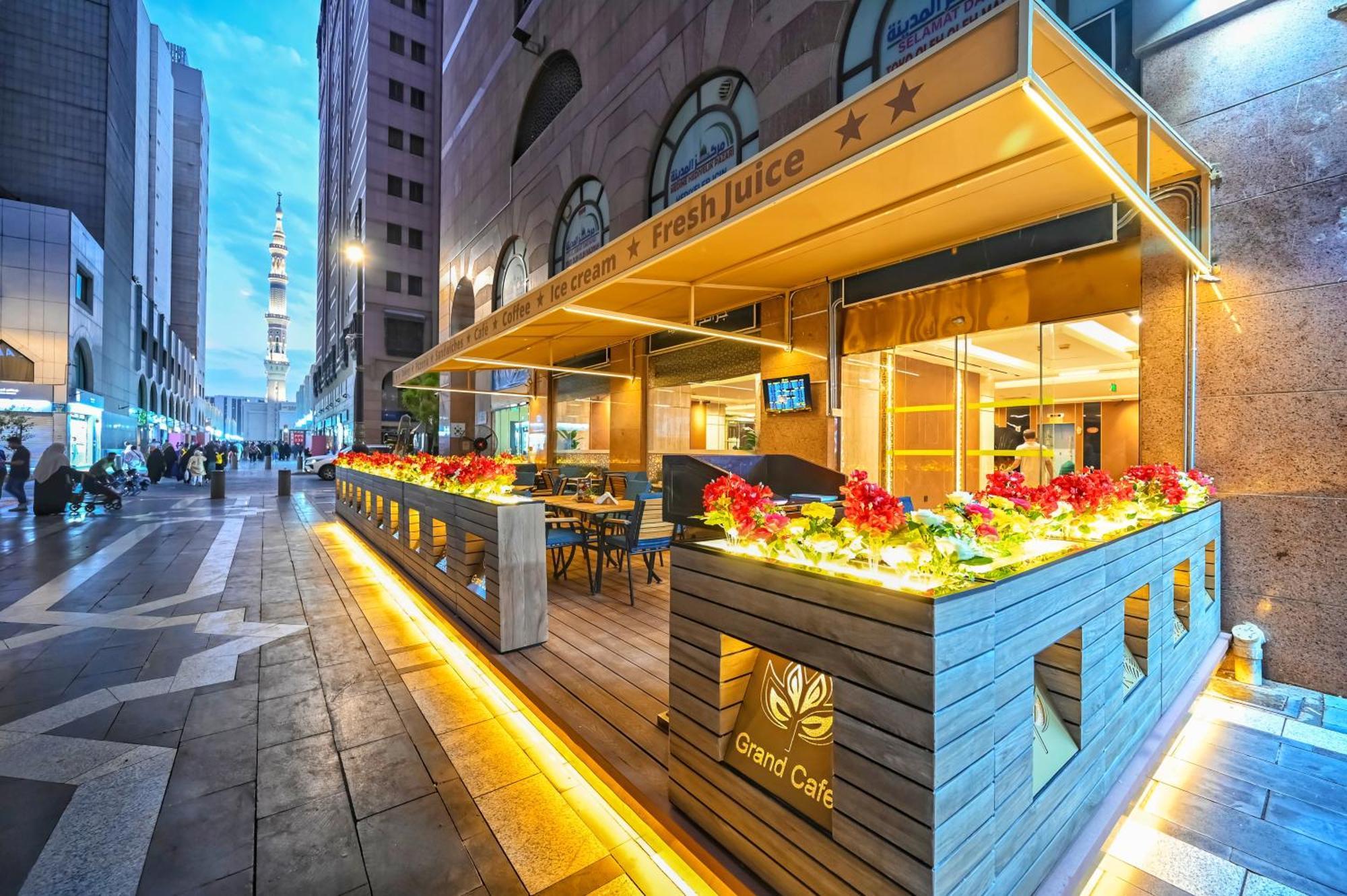 Grand Plaza Al Madina Hotel Медина Екстериор снимка